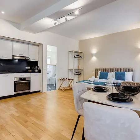 Vivilo Collection - Loft Santo Spirito Apartment *